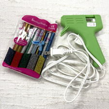 Usado, Mini pistola de cola quente e bastões de cola glitter marca básica de costura, conjunto de artesanato em excelente estado usado comprar usado Usado, Mini pistola de cola quente e bastões de cola glitter marca básica de costura, conjunto de artesanato em excelente estado usado comprar usado  Enviando para Brazil