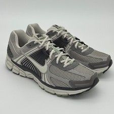 Tênis de corrida Nike Zoom Vomero 5 feminino 13 cinza paralelepípedo FB8825-001 comprar usado  Enviando para Brazil