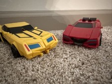 2 Transformers, Bumblebee y Sideswipe, de robots disfrazados, edición de 3 pasos segunda mano  Embacar hacia Mexico