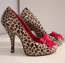 Pumps leo print gebraucht kaufen  Vilshofen an der Donau