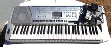Teclado eletrônico Yamaha PSR-450 61 teclas sintetizador prata unidade de disco porta USB comprar usado Teclado eletrônico Yamaha PSR-450 61 teclas sintetizador prata unidade de disco porta USB comprar usado  Enviando para Brazil