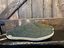 Chinelo de lã verde floresta Glerups com parte inferior de couro - UE tamanho 47 comprar usado Chinelo de lã verde floresta Glerups com parte inferior de couro - UE tamanho 47 comprar usado  Enviando para Brazil