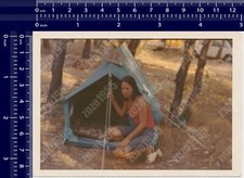 Usado, 1975 Mulher na Frente da Barraca Acampamento Senhora Foto Vintage Feminina Original comprar usado  Enviando para Brazil