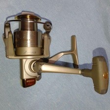 Daiwa tournament 2500i d'occasion  Expédié en Belgium