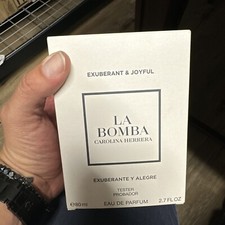 LA BOMBA EDP 80ml/2.7oz ACABADO DE LANÇAR NOVO 2025 LANÇAMENTO SNEAK PICO CH FEMME comprar usado  Enviando para Brazil