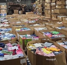Lot 120 womens for sale  Los Angeles