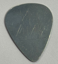 DEF LEPPARD STEVE CLARK PALHETA DE GUITARRA PALCO USADO CONCERTO 1988 TURNÊ STEEL PLECTRUM comprar usado  Enviando para Brazil