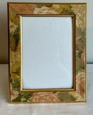 Moldura floral de madeira pintada à mão 5 x 7 rosa ouro verde com costas de veludo marrom comprar usado  Enviando para Brazil