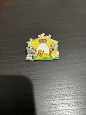 Broche comercial 3D 2005 parques da Disney Plutão com cães da Disney pendurados em casa de cachorro comprar usado  Enviando para Brazil