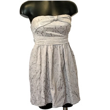 Vestido RJ Story tamanho 6 jacquard sem alças -prata/creme jacquard -impressão floral -, usado comprar usado  Enviando para Brazil