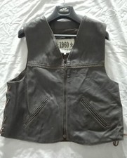 Gilet pelle marrone usato Gilet pelle marrone usato  Portoferraio