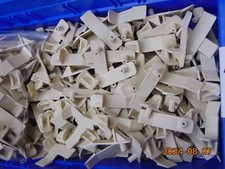 LOTE DE 50 Soporte de Estantería, con Enchufe y Clip de Resorte, Diámetro 5 mm Beige PARA 3/4" segunda mano  Embacar hacia Mexico