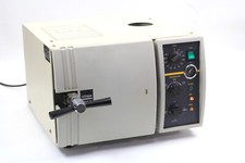 Tuttnauer 1730m autoclave d'occasion Tuttnauer 1730m autoclave d'occasion  Expédié en France