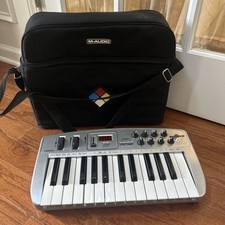 Teclado controlador M-Audio Oxygen 8 v2 25 teclas USB MIDI com fonte de alimentação e USB comprar usado  Enviando para Brazil