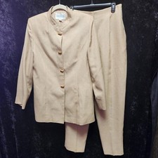 Usado, Terno calça blazer coleção executiva 14 ombreiras cor neutra falha de bolso comprar usado  Enviando para Brazil