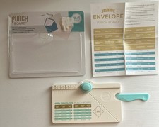 We R Memory Keepers mini placa perfuradora envelope, ferramenta de pontuação, perfurador de canto comprar usado  Enviando para Brazil
