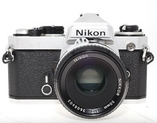 Nikon con obiettivo usato  Roma