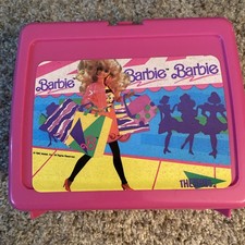 Lancheira térmica vintage 1990 Barbie, sem garrafa térmica, vem com 2 roupas. comprar usado  Enviando para Brazil