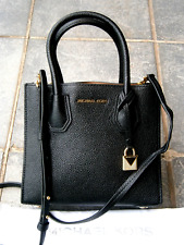 Usado, NOVA BOLSA PRETA MICHAEL KORS MERCER TIRACOLO/COURO GRANULADO À MÃO. MODELO-AV1710. comprar usado  Enviando para Brazil
