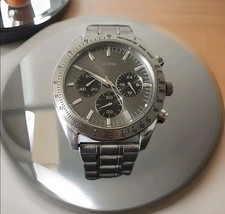 Guess montre chronographe d'occasion  Les Clayes-sous-Bois