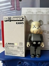 Bearbrick 400 kaws d'occasion  Arcueil