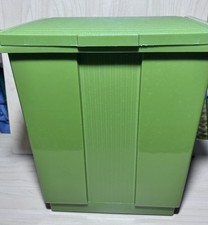 Lixeira de plástico verde abacate vintage com tampa 12” retrô MCM comprar usado  Enviando para Brazil