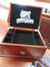 Usado, Caixa de joias Penn State Danbury em perfeito estado com acabamento em cereja Beaver Stadium 13x6x9,5 comprar usado  Enviando para Brazil