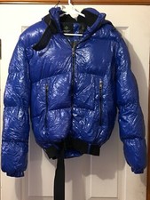 Usado, JAQUETA BOMBER AZUL 8DSTRKT TAMANHO MÉDIO, TAMANHO DO PEITO É 21" COMPRIMENTO É 26" comprar usado  Enviando para Brazil