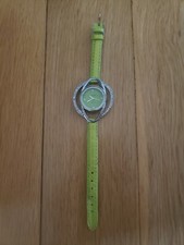 Relógio de pulso feminino Niemaw cosmos saturn planet dial e cinto de couro verde limão. comprar usado  Enviando para Brazil