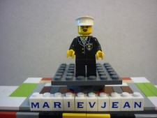 Personnage lego city d'occasion  Saint-Priest-Taurion