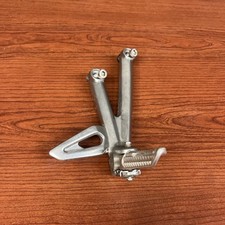Usado, 06-12 Triumph Daytona 675 Passenger Pillion conjunto de peg direito fabricante de equipamento original comprar usado  Enviando para Brazil