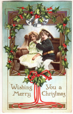 ANTIGO CARTÃO POSTAL DE NATAL EM RELEVO MENINO E MENINA SENTADOS NO BANCO, AZEVINHO comprar usado  Enviando para Brazil