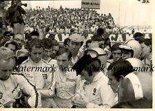 Fotografia original Monza 1000 km corrida de carro/briefing dos pilotos antes do início 1969 comprar usado  Enviando para Brazil