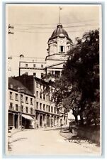 Usado, C1930 Mountain Hill Building Clock Tower Quebec Canadá RPPC Foto Postal segunda mano  Embacar hacia Argentina