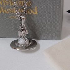 Vivienne westwood collier d'occasion  Saint-Ciers-sur-Gironde