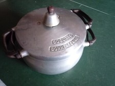 Collection ancienne cocotte d'occasion  Saint-Amand-Montrond