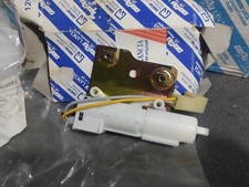 Attuatore comando chiusura usato  Busca