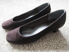 Ladies brown suede for sale  DUNSTABLE