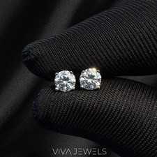 Vvs1 0.5ct moissanite for sale  CHELMSFORD