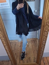 Châle noir songzio d'occasion Châle noir songzio d'occasion  Trouville-sur-Mer