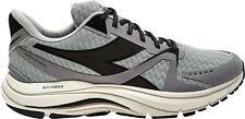 Scarpa running uomo usato  San Severino Marche