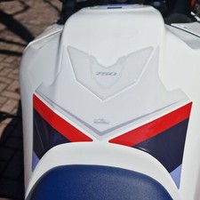 Paraserbatoio adesivi moto usato  Bibbiano