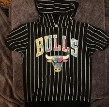 Pulôver com capuz Chicago Bulls listra de giz manga curta tamanho P, usado comprar usado  Enviando para Brazil