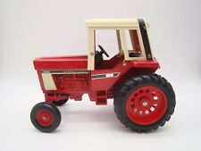 Ertl international tractor d'occasion  Expédié en Belgium