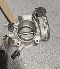 351002b150 corpo farfallato usato  Italia