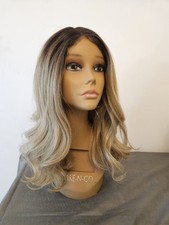 Voluminous full lace d'occasion  Expédié en Belgium