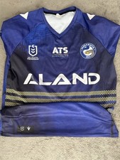 Parramatta eels men for sale  WIGAN