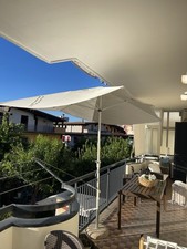 Ombrellone con tavolo usato Ombrellone con tavolo usato  Arzano