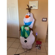 Decoração inflável de quintal de Natal Frozen Olaf 5,5 pés Disney  comprar usado Decoração inflável de quintal de Natal Frozen Olaf 5,5 pés Disney  comprar usado  Enviando para Brazil