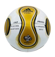 Adidas teamgeist calcio usato  Spedire a Italy